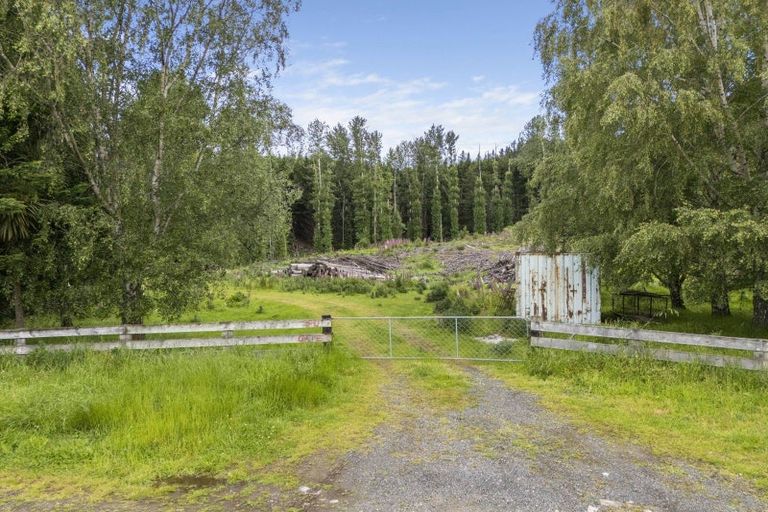 Photo of property in 238 Gladstone Road North, Mosgiel, 9024