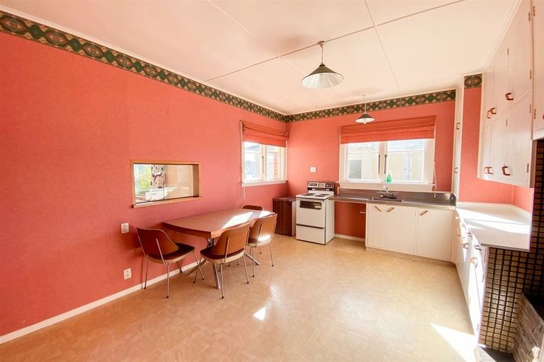 Photo of property in 17 Balmoral Street, Oamaru North, Oamaru, 9400