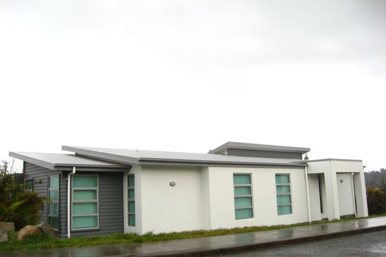 Photo of property in 83 Ahau Street, Moana, 7872