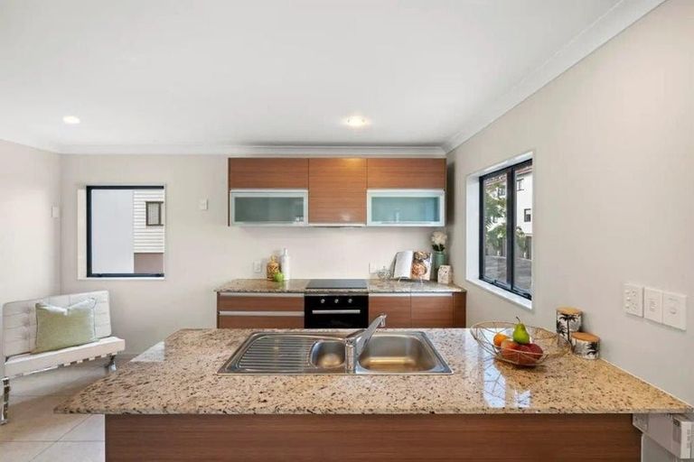 Photo of property in 6/46 Carlos Drive, Flat Bush, Auckland, 2016