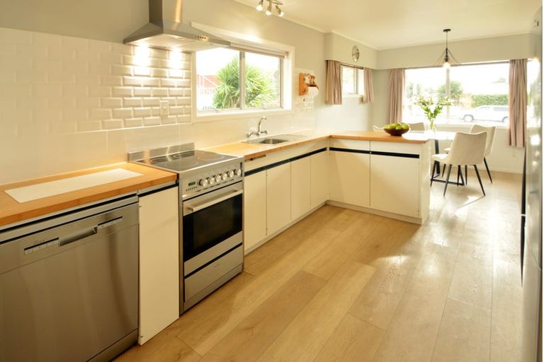 Photo of property in 6 Turner Place, Pukekohe, 2120