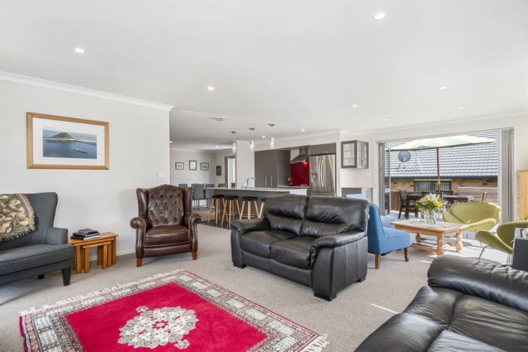 Photo of property in 2 Damien Place, Ohauiti, Tauranga, 3112