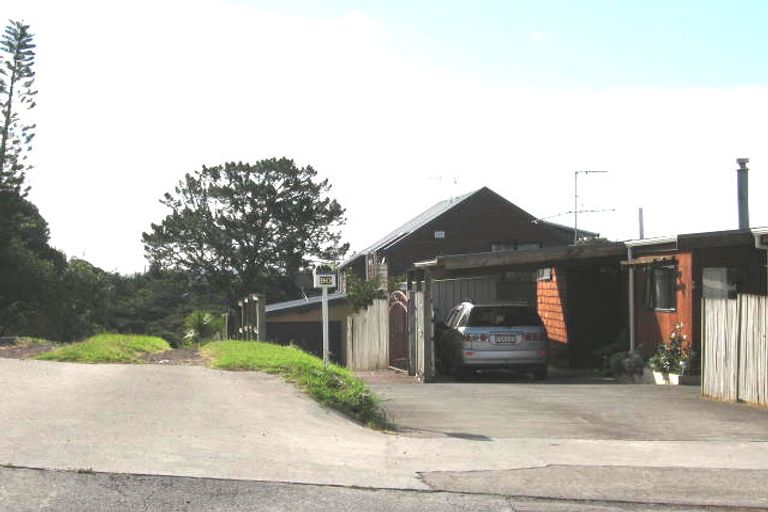 Photo of property in 90 Verran Road, Birkdale, Auckland, 0626
