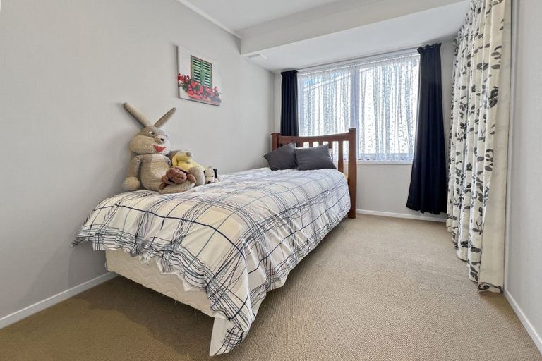 Photo of property in 12 Frank Place, Hillpark, Auckland, 2102