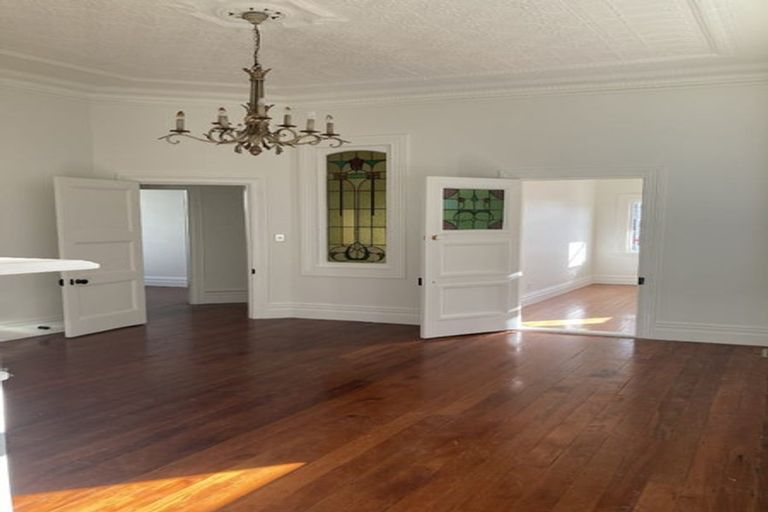 Photo of property in 74 Esplanade Road, Mount Eden, Auckland, 1024