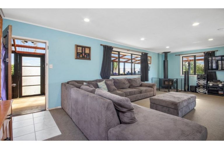 Photo of property in 106 Queen Street, Waiuku, 2123