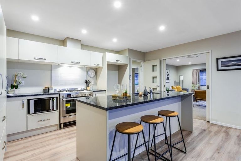 Photo of property in 9 Glenorchy Way, Aotea, Porirua, 5024