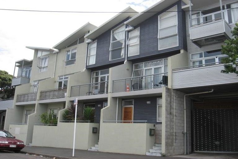 Photo of property in Mondrian Townhouses, 9/24 Hanson Street, Mount Cook, Wellington, 6021