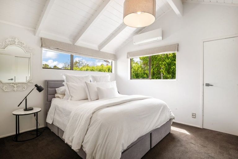 Photo of property in 1/15 Hart Road, Hauraki, Auckland, 0622