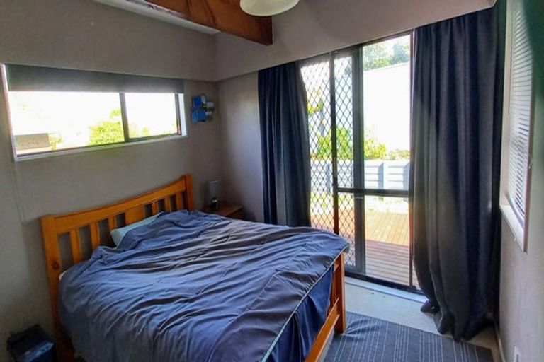 Photo of property in 27b Mana Esplanade, Paremata, Porirua, 5026