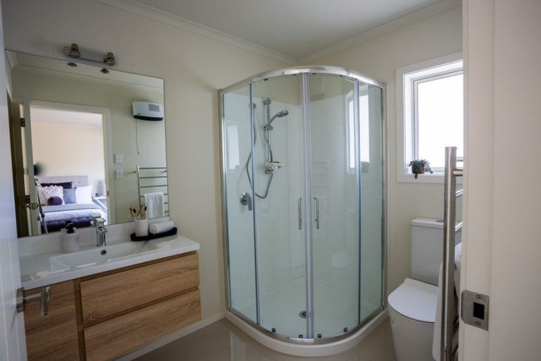 Photo of property in 62 Feist Street, Carterton, 5713