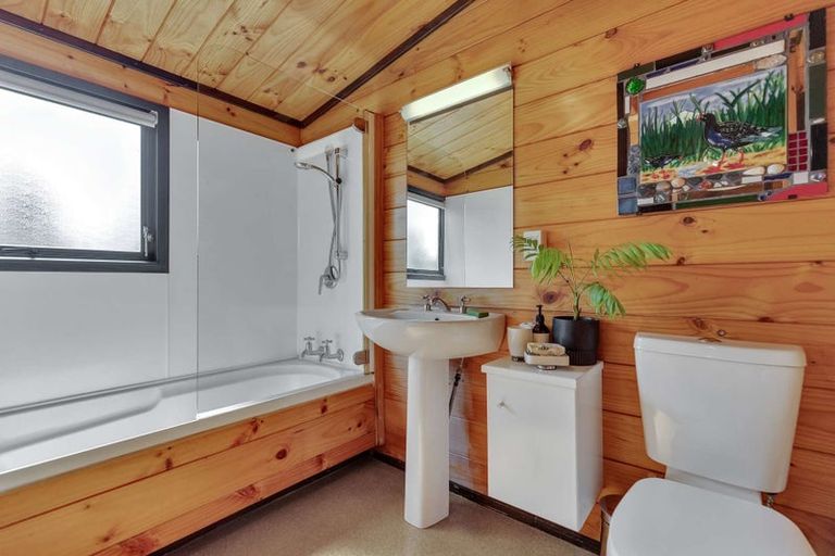 Photo of property in 16 Rostrevor Place, Tihiotonga, Rotorua, 3015