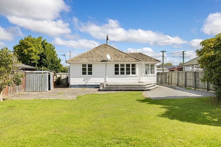 Photo of property in 9 Virgil Place, Northcote, Christchurch, 8052
