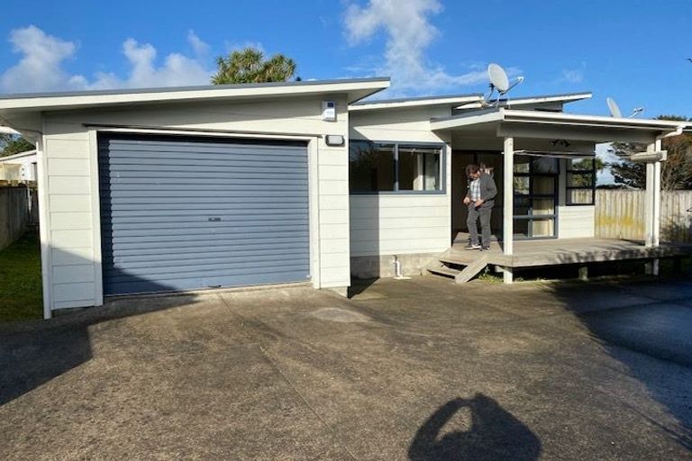 Photo of property in 16 Lincoln Road, Manurewa East, Auckland, 2102