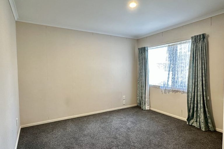 Photo of property in 10 Brosna Place, East Tamaki, Auckland, 2016