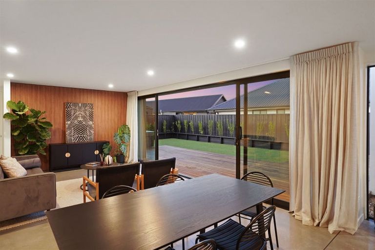 Photo of property in 9 Reece Place, Marshland, Christchurch, 8051