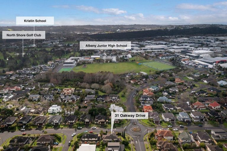 Photo of property in 31 Oakway Drive, Schnapper Rock, Auckland, 0632