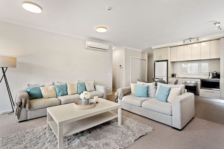 Photo of property in 36 Rewa Rewa Lane, Orewa, 0931