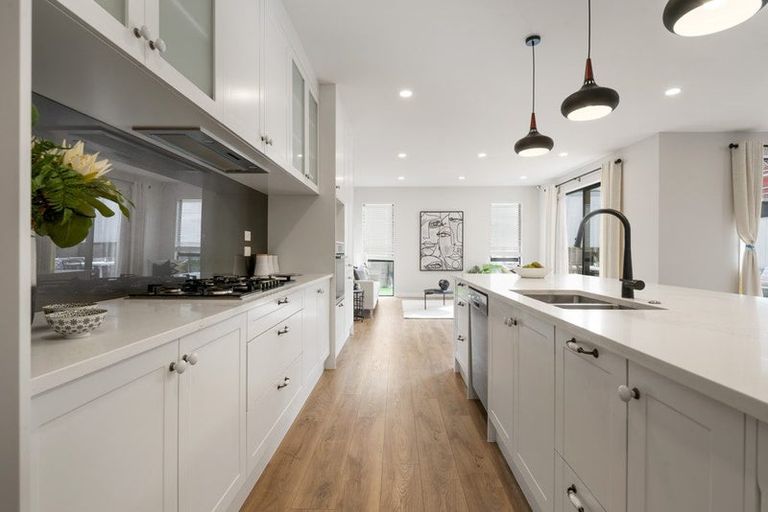 Photo of property in 8 Thomas Rielly Avenue, Hobsonville, Auckland, 0616