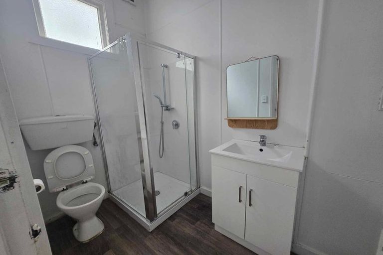 Photo of property in 122 Wallace Street, Mount Cook, Wellington, 6021