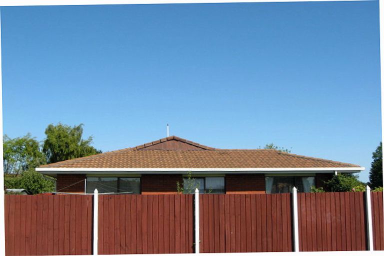 Photo of property in 2/45 Solomon Avenue, Redwood, Christchurch, 8051