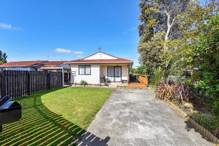 Photo of property in 1/44 Taitimu Drive, Weymouth, Auckland, 2103