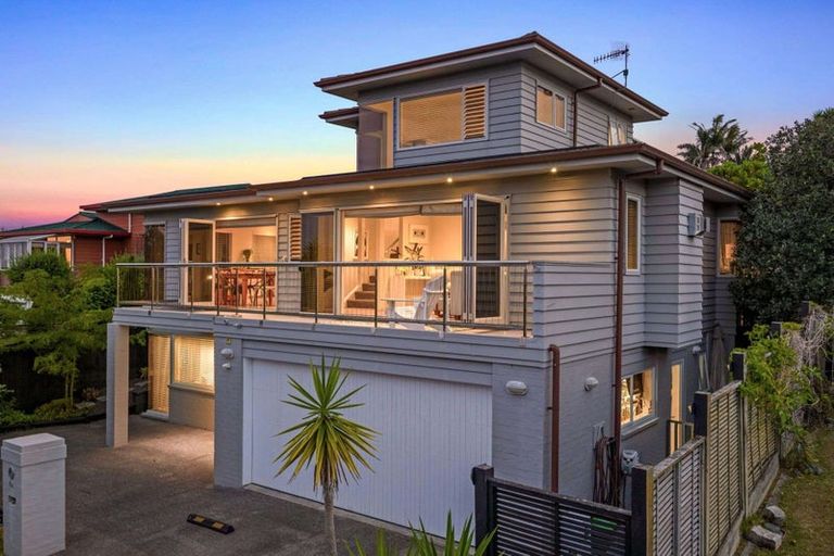 Photo of property in 8a Tipau Street, Torbay, Auckland, 0630