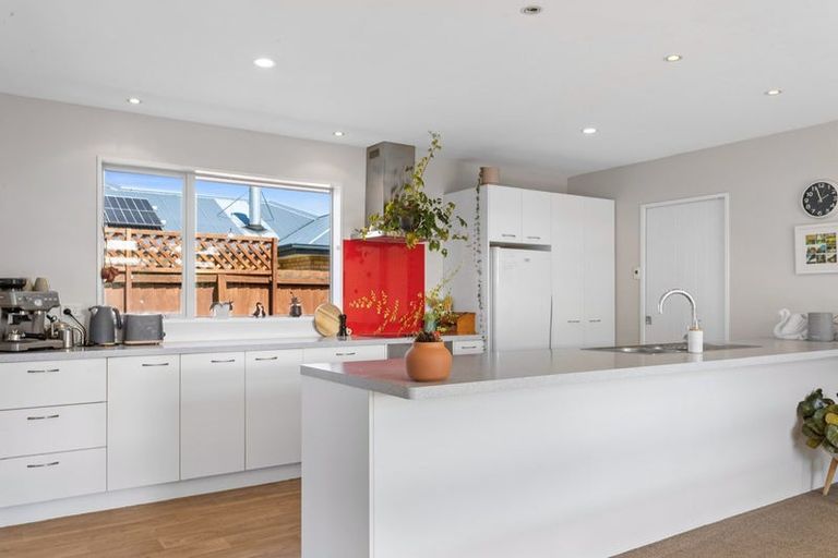 Photo of property in 2 Stonebridge Lane, Oxford, 7430