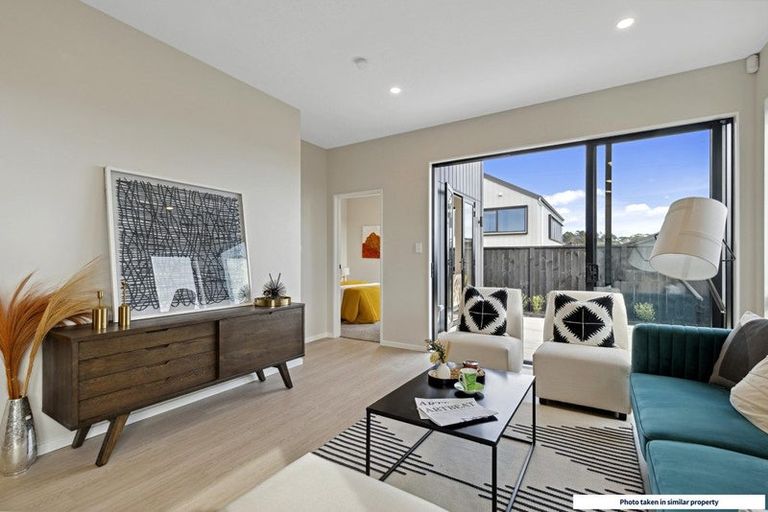 Photo of property in 29 Paretao Street, Massey, Auckland, 0614