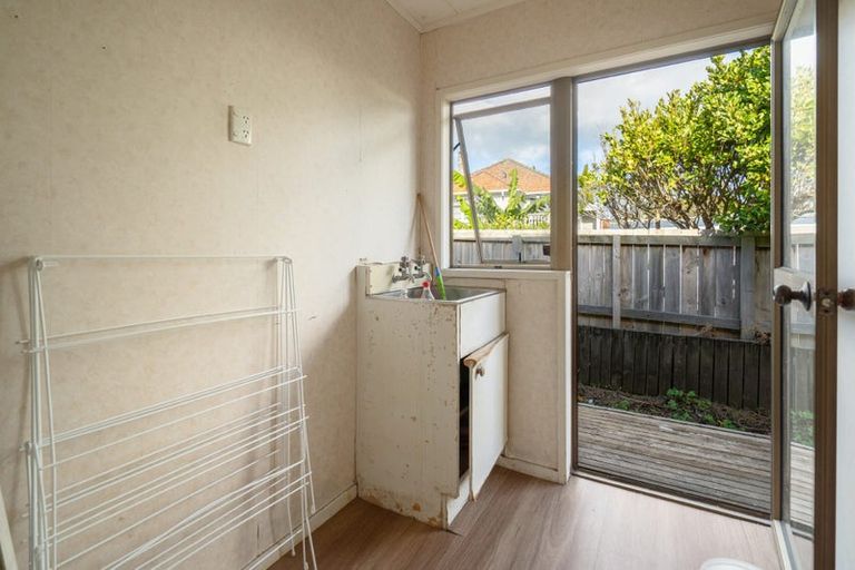 Photo of property in 2/19 Montgomery Avenue, Belmont, Auckland, 0622
