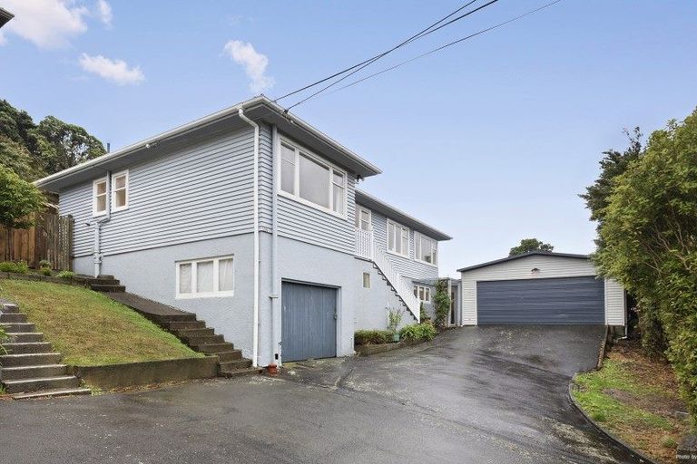 Photo of property in 125 Broderick Road, Johnsonville, Wellington, 6037