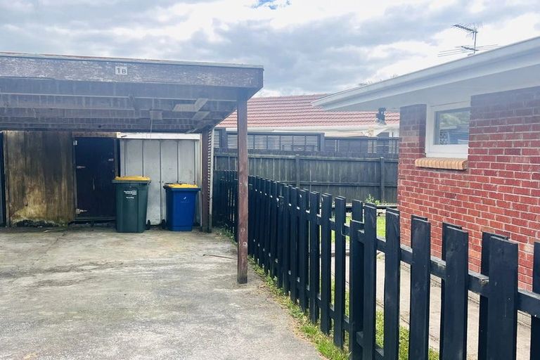 Photo of property in 1b Barron Drive, Green Bay, Auckland, 0604