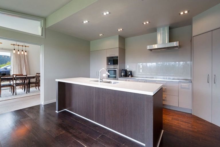 Photo of property in 33 Oram Drive, Turitea, Palmerston North, 4472