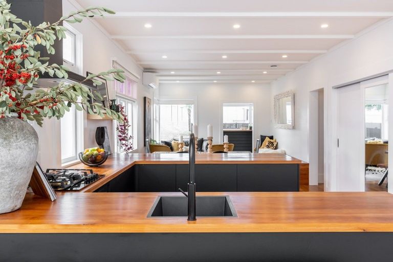 Photo of property in 45 Wellesley Road, Napier South, Napier, 4110