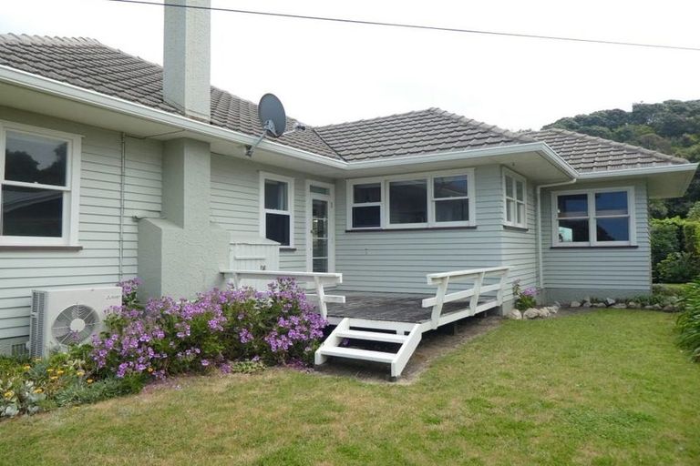 Photo of property in 44 Moana Road, Okitu, Gisborne, 4010
