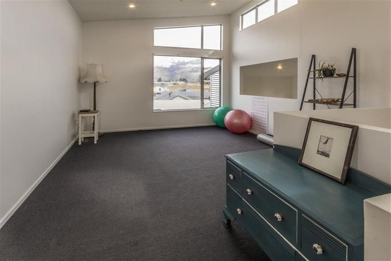 Photo of property in 5b Hogan Lane, Wanaka, 9305