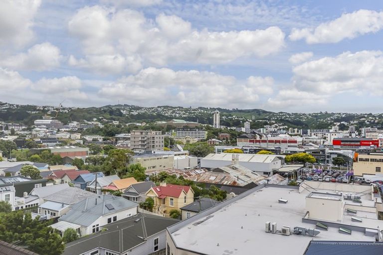 Photo of property in 100 Brougham Street, Mount Victoria, Wellington, 6011