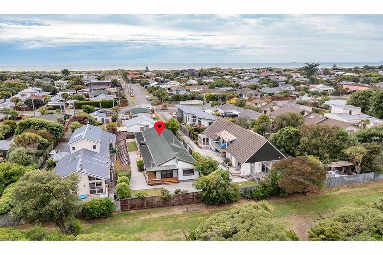 Photo of property in 2/238 Estuary Road, South New Brighton, Christchurch, 8062
