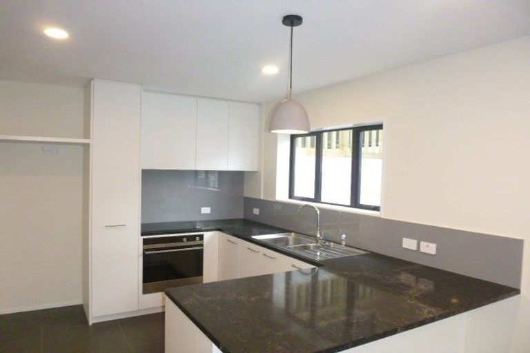 Photo of property in 10/104 Maupuia Road, Maupuia, Wellington, 6022