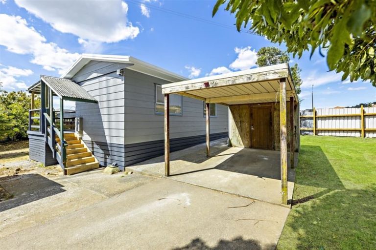 Photo of property in 2/20 Darnell Crescent, Clover Park, Auckland, 2019