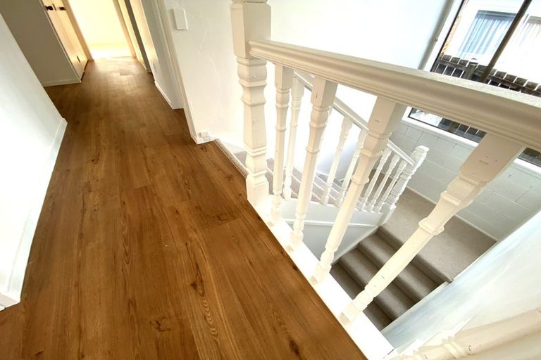 Photo of property in 11 Birman Close, Half Moon Bay, Auckland, 2012