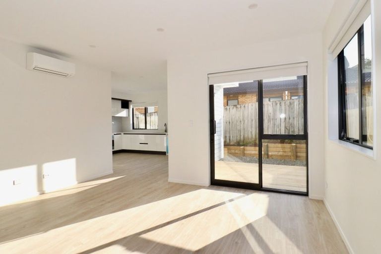 Photo of property in 8a Britannia Place, Half Moon Bay, Auckland, 2012