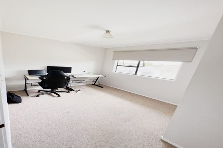 Photo of property in 28 Maugham Drive, Bucklands Beach, Auckland, 2014