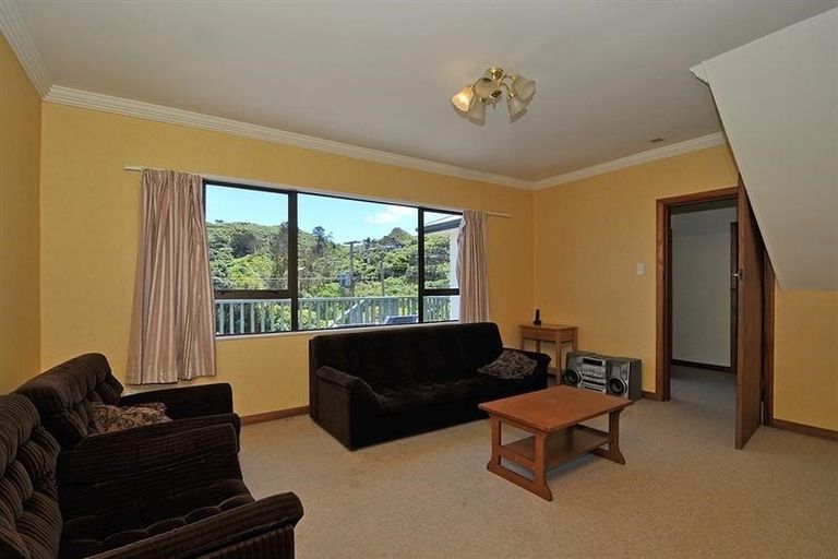 Photo of property in 11 Te Whiti Grove, Korokoro, Lower Hutt, 5012