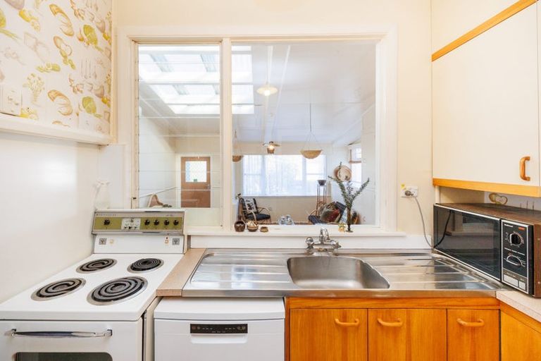 Photo of property in 18 Milverton Avenue, Hokowhitu, Palmerston North, 4410