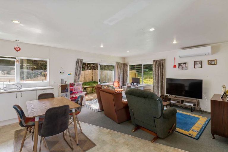 Photo of property in 104a Collingwood Road, Waiuku, 2123