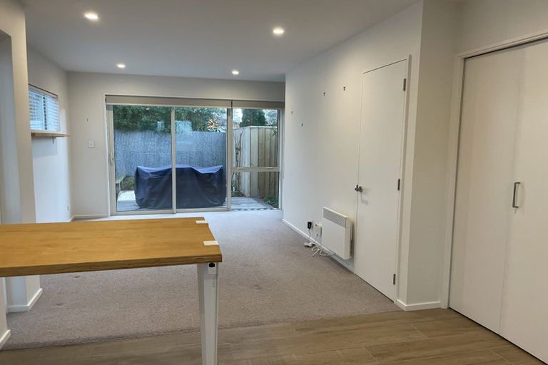 Photo of property in 1/160 Hills Road, Edgeware, Christchurch, 8013