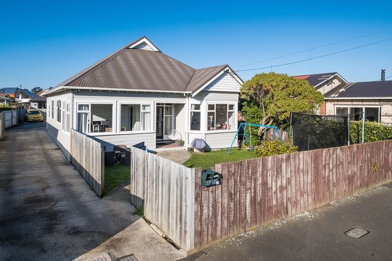 Photo of property in 63a Royal Crescent, Saint Kilda, Dunedin, 9012