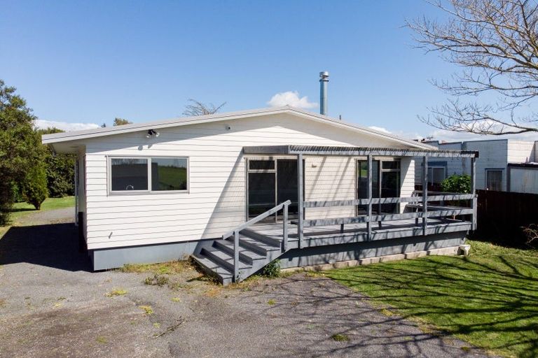 Photo of property in 15 Orchard East Road, Ngatea, 3503