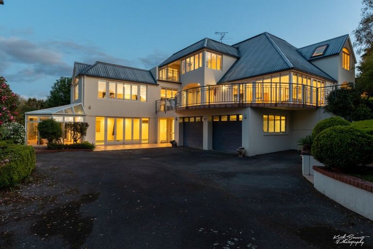 Photo of property in 70 Barton Road, Heretaunga, Upper Hutt, 5018